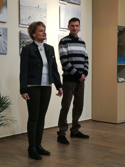 Dobos Ildikó és Konkoly Attila a természetfotó kiállítás megnyitóján